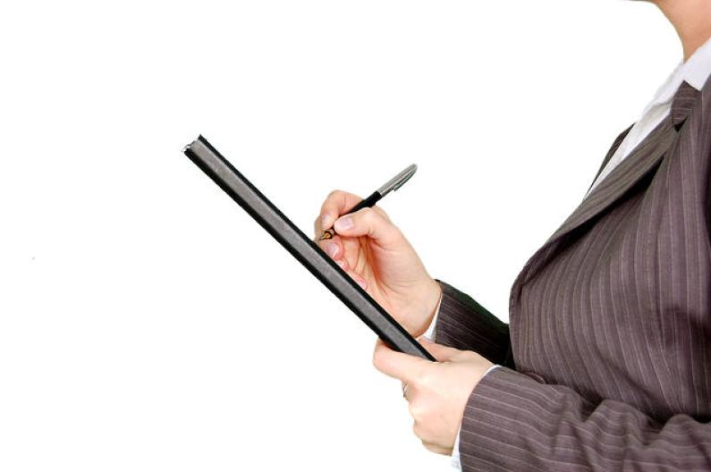 Affidare a mani sicure la traduzione e la correzione della tesi di laurea Affidare a mani sicure la traduzione e la correzione della tesi di laurea